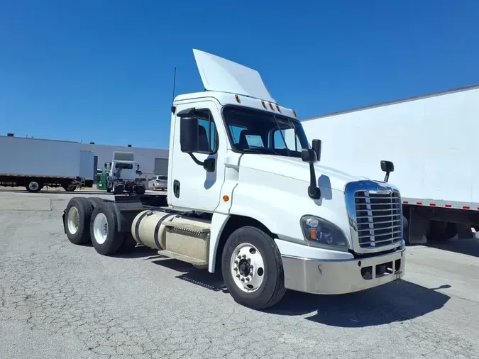 2019 FREIGHTLINER/MERCEDES CASCADIA 125277d955f4ecf1ba841196626d958ef78