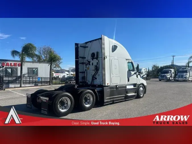2021 FREIGHTLINER CA126