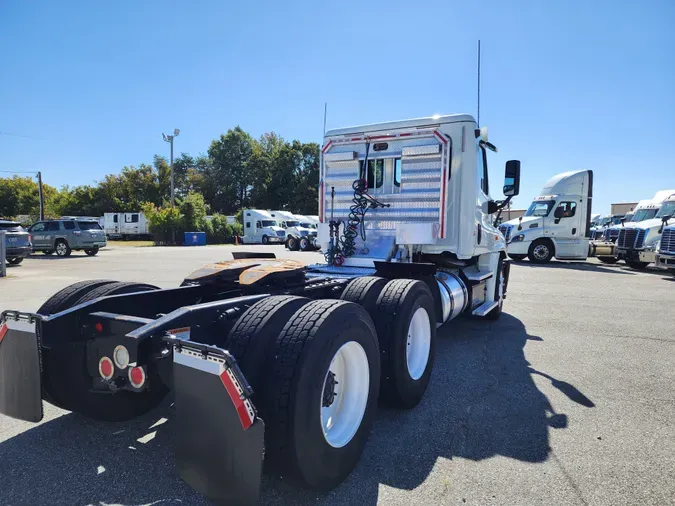 2018 FREIGHTLINER/MERCEDES CASCADIA 125