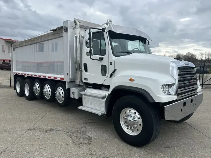 2016 Freightliner 114SD