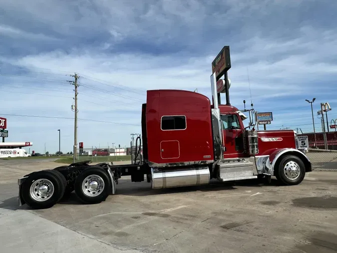 2021 Peterbilt 389