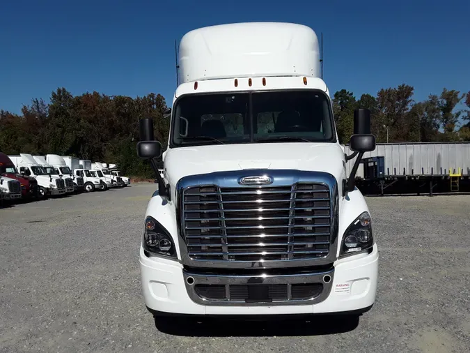 2018 FREIGHTLINER/MERCEDES CASCADIA 113