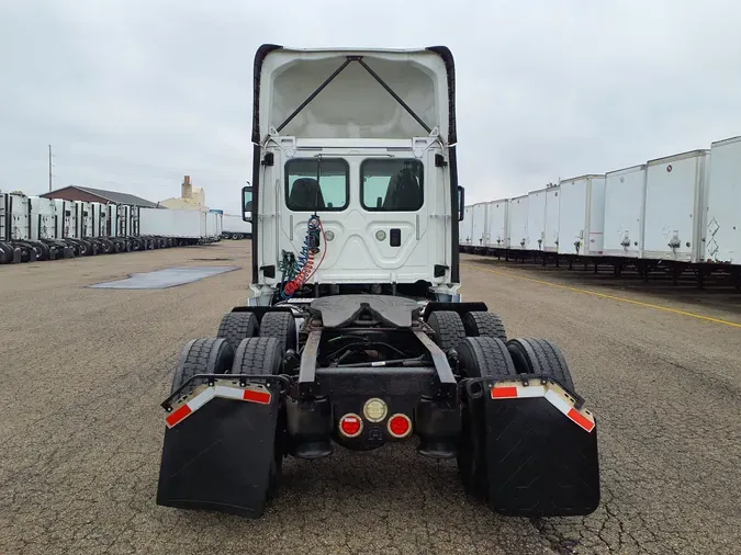 2017 FREIGHTLINER/MERCEDES CASCADIA 125