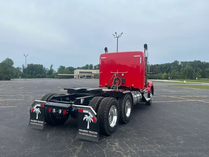 2025 Kenworth T880