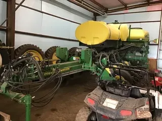 2015 John Deere 1775NT