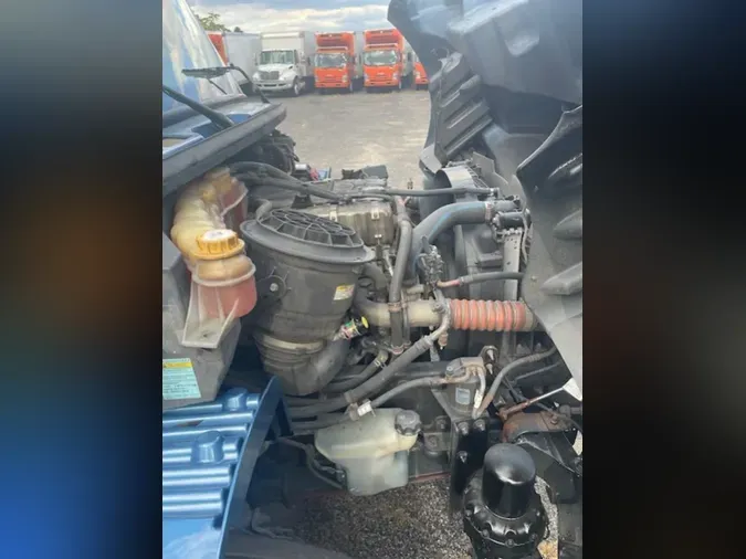 2019 FREIGHTLINER M2 106