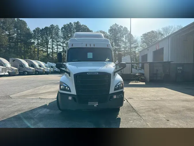 2021 Freightliner Cascadia 126