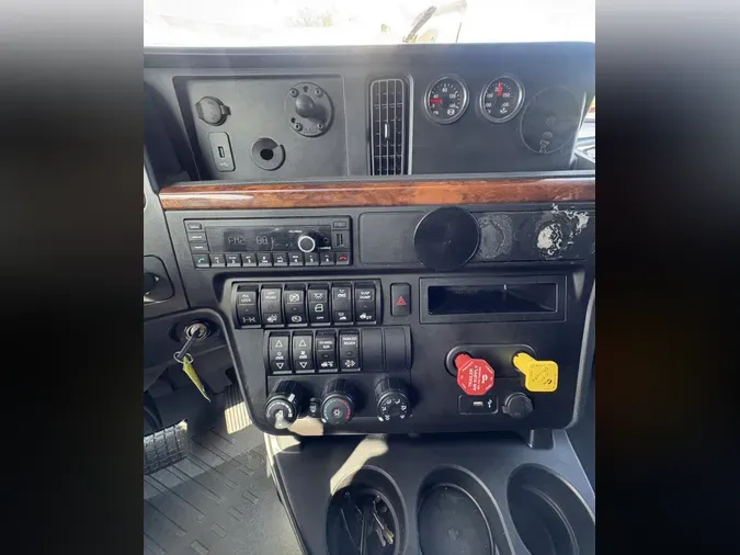 2021 International LT625