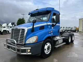 2015 FREIGHTLINER CASCADIA 113