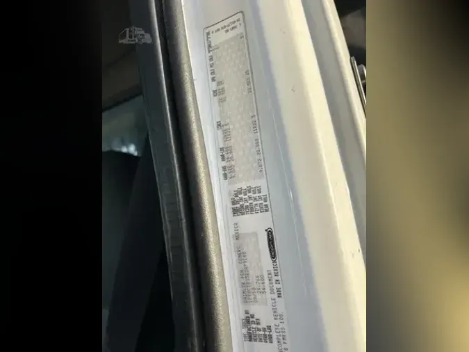 2011 FREIGHTLINER BUSINESS CLASS M2 106