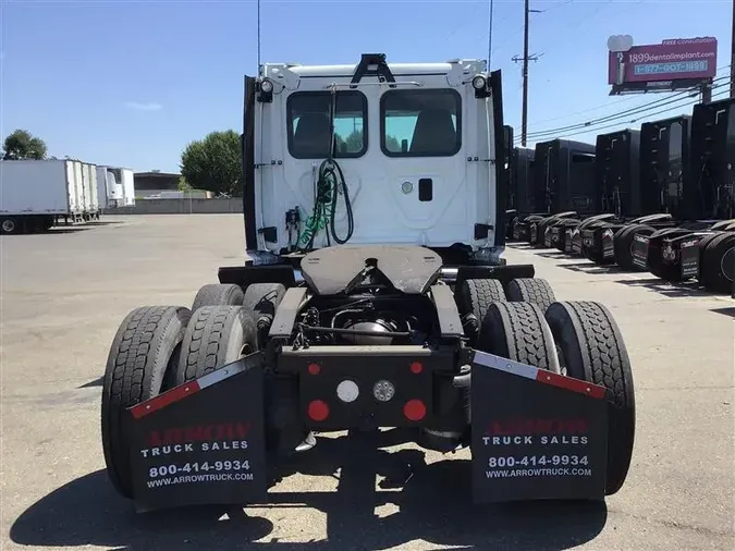 2015 FREIGHTLINER CASCADIA