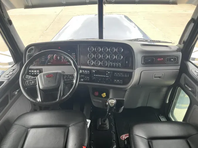 2023 Peterbilt 389