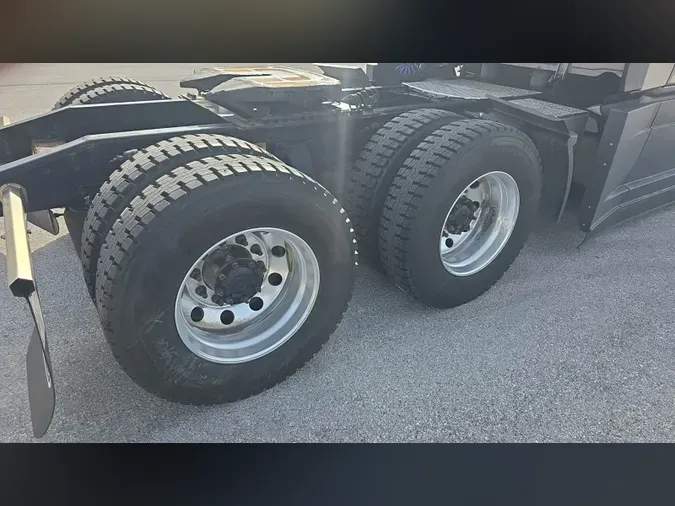 2022 Freightliner Cascadia 126