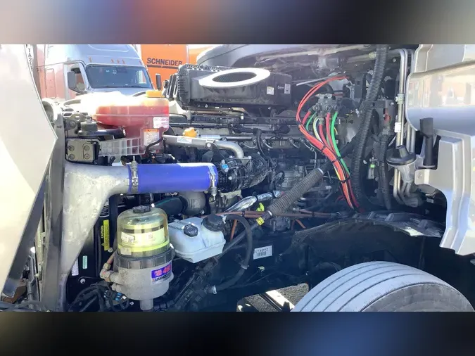 2025 Freightliner Cascadia 126279b26f7cde9dd2292391fb8e467af88