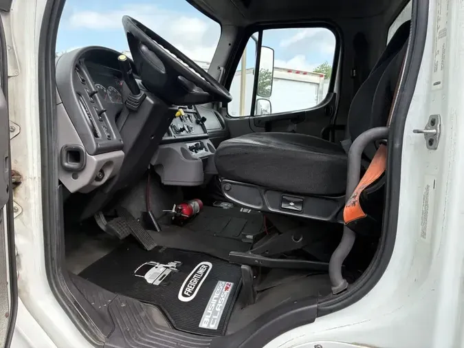 2018 FREIGHTLINER/MERCEDES M2 106279b5b8925aef2a30e26916620eaed0f