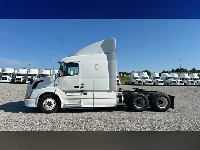 2016 Volvo VNL 740