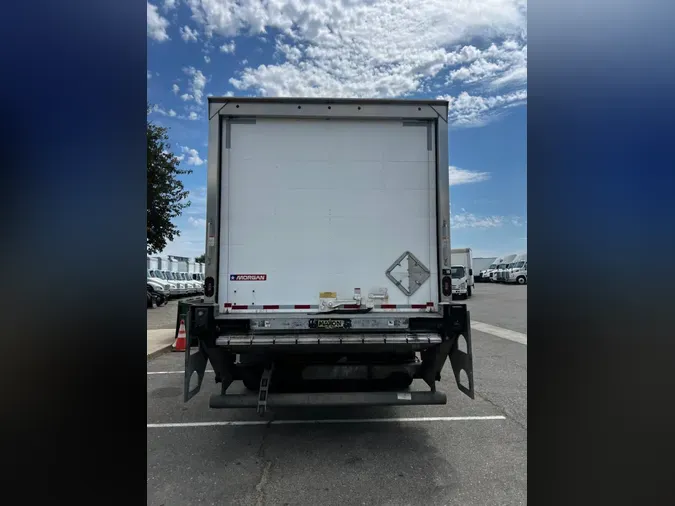 2018 FREIGHTLINER M2 106