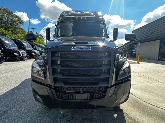 2021 FREIGHTLINER CASCADIA 126