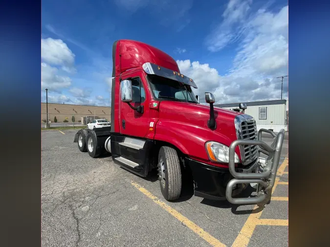 2017 FREIGHTLINER/MERCEDES CASCADIA 125