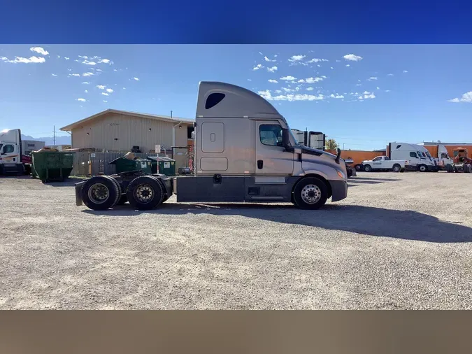 2022 Freightliner Cascadia