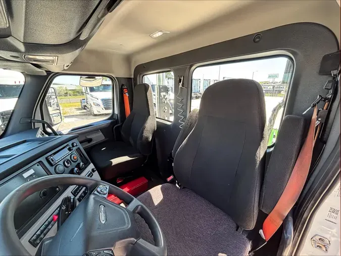 2022 Freightliner Cascadia 126