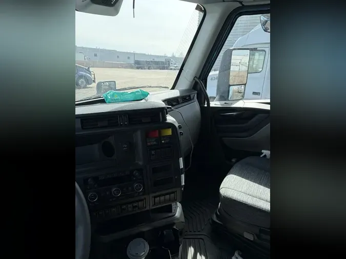 2026 VOLVO VNL64T840