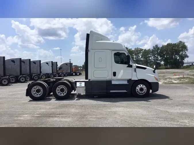 2020 Freightliner Cascadia 126