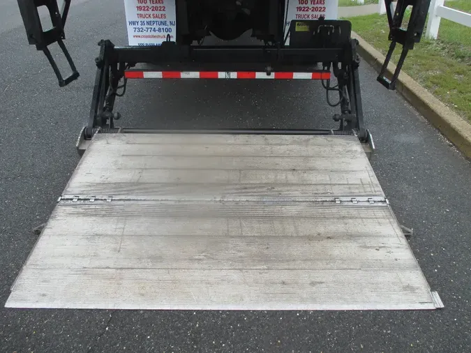 2017 FREIGHTLINER M2 CREW CAB