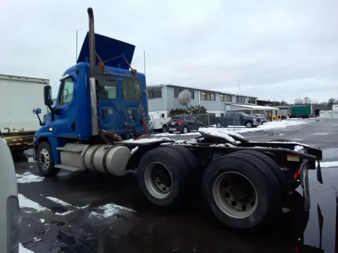 2017 FREIGHTLINER/MERCEDES CASCADIA 125