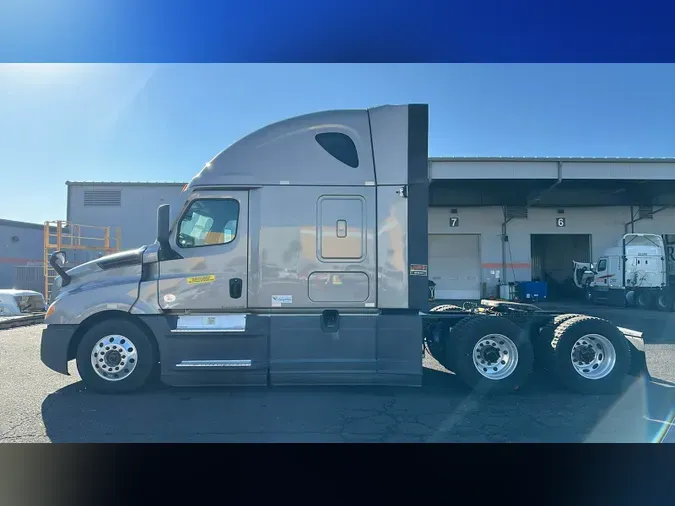 2024 Freightliner Cascadia 12627abb81e30598e628457527e5f3539d3