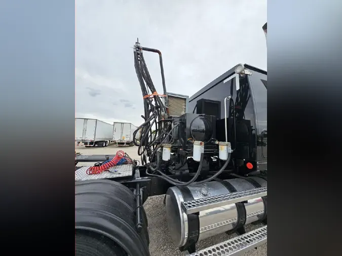 2011 WESTERN STAR 4900
