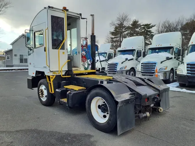 2019 AUTOCAR YARD TRACTOR27af8544c27535d81f286d3adc46c0eb
