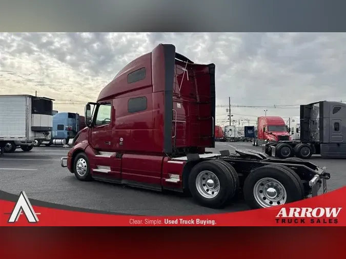 2021 VOLVO VNL760