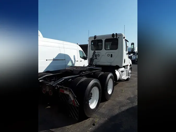 2019 FREIGHTLINER NEW CASCADIA PX12664