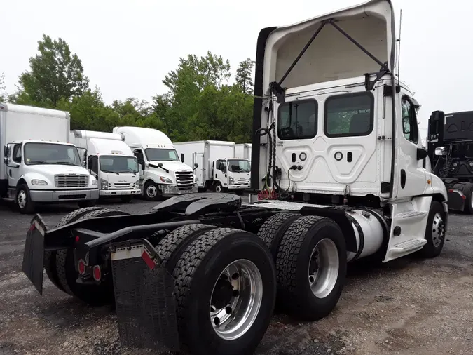 2018 FREIGHTLINER/MERCEDES CASCADIA 125