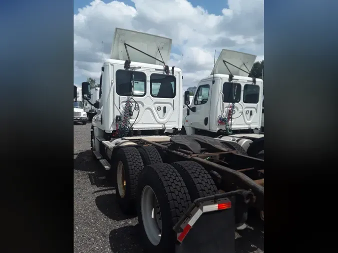 2018 FREIGHTLINER/MERCEDES CASCADIA 125