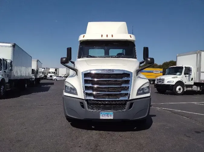 2019 Freightliner T12664ST