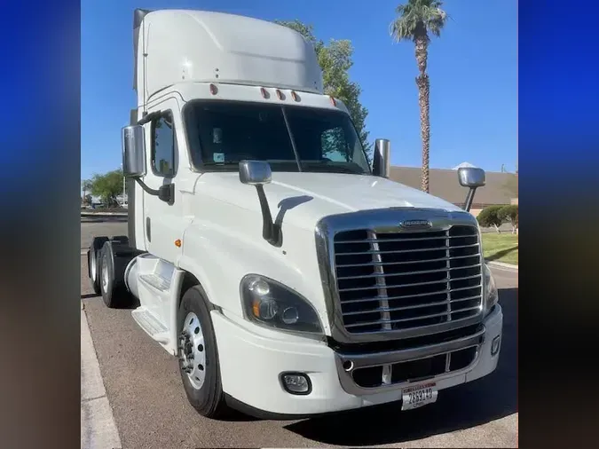 2019 FREIGHTLINER/MERCEDES CASCADIA 125