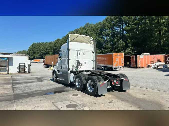 2020 Freightliner Cascadia 126