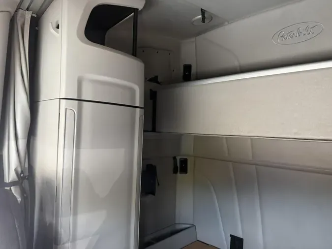 2021 Peterbilt 579