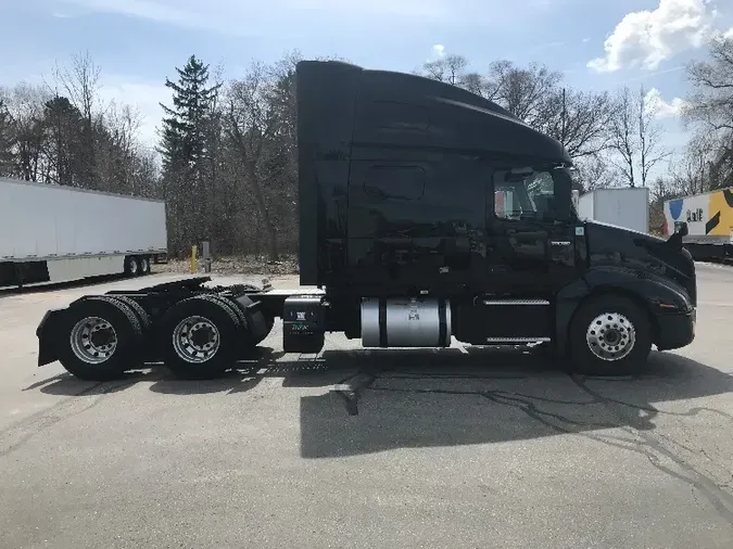 2019 Volvo VNL64760