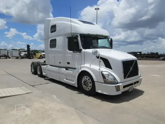 2012 VOLVO VNL64T780