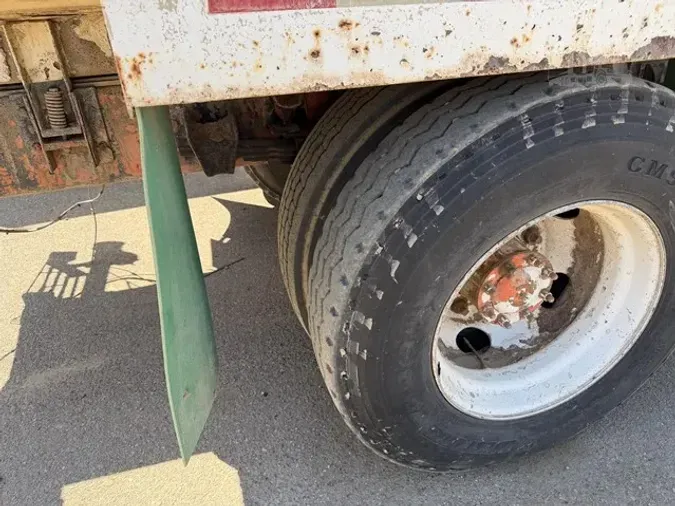 1997 FREIGHTLINER FL7027c54d9bb3959e5b83fcc3f382402281