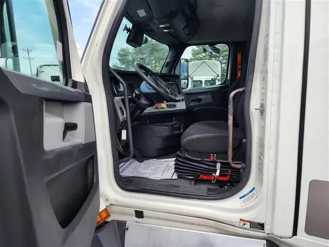2022 FREIGHTLINER CA12627c57e42e86072c727c2da9a4a80395a