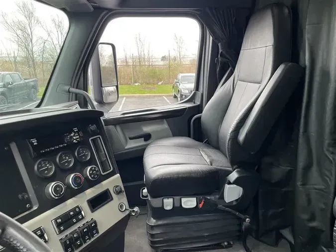 2022 FREIGHTLINER CA126