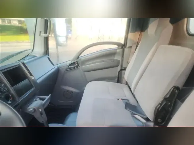2020 ISUZU NPR-XD