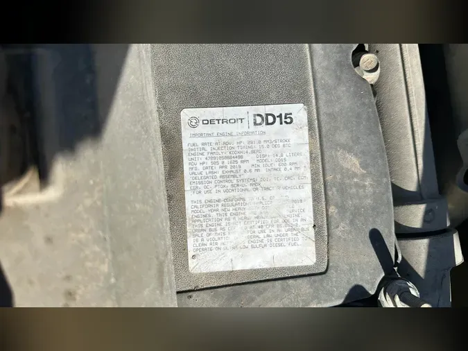 2020 Freightliner Cascadia 126