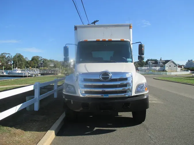 2018 HINO 338