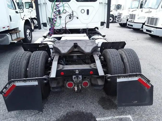 2019 FREIGHTLINER NEW CASCADIA 126