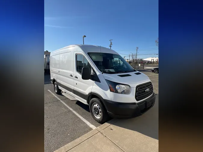 2019 FORD MOTOR COMPANY TRANSIT 250 MED ROOF